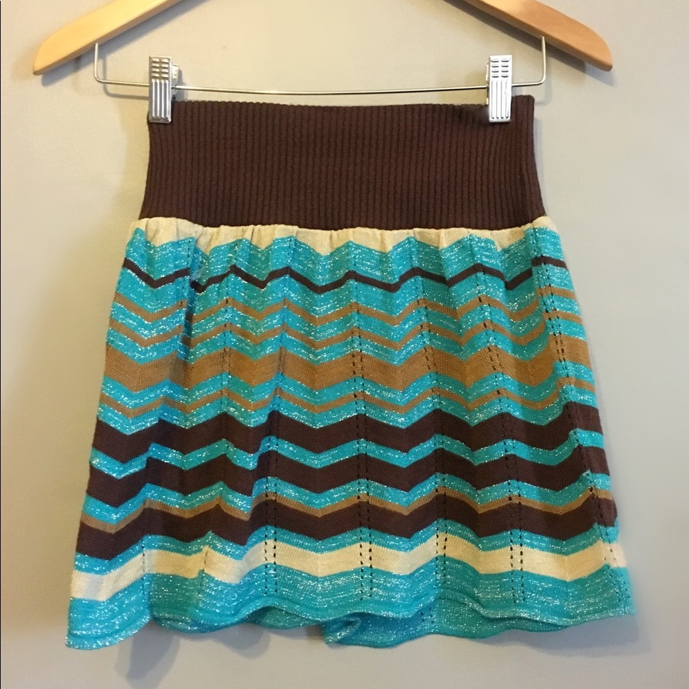 Adorable Zig Zag Sweater Skirt Size L
